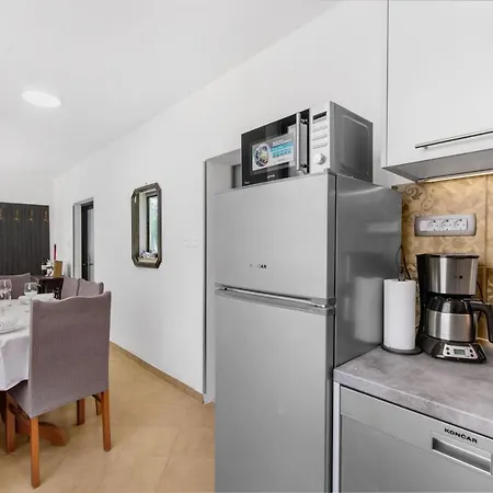 公寓 Sabina 2, 波雷奇