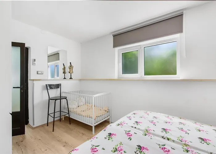 Apartman Sabina 2, *