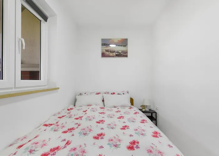 Sabina 2, Apartman
