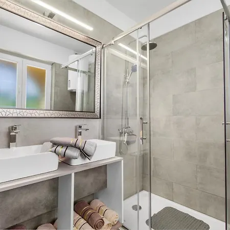 Διαμέρισμα Sabina 2, *